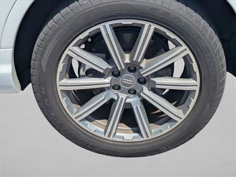 Used 2017 Audi Q7 3.0T Premium Plus AWD/4WD image 15