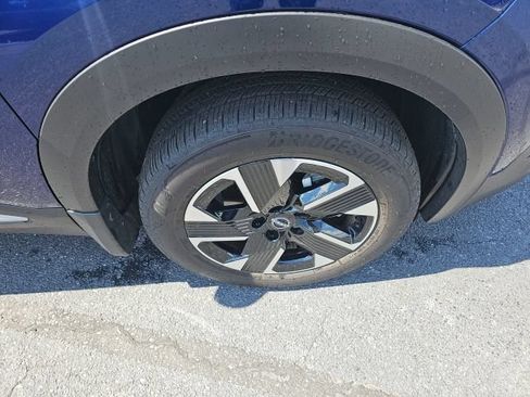 Certified 2025 Nissan Kicks SV w/ SV Premium Package AWD/4WD image 9