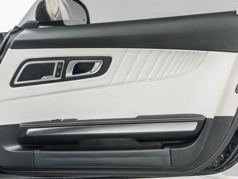 Used 2017 Mercedes-Benz AMG GT Coupe image 33