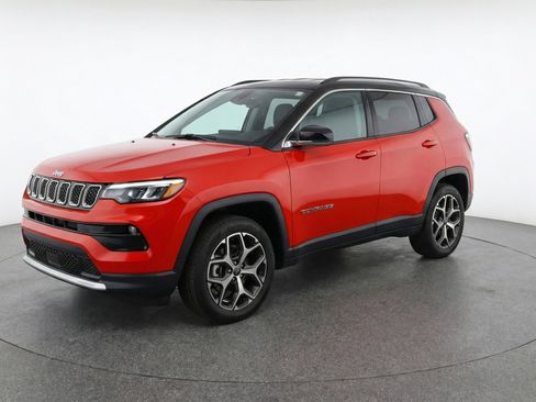 Used 2025 Jeep Compass Limited AWD/4WD image 3