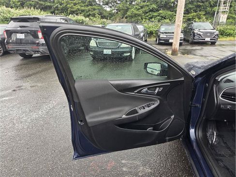 Used 2022 Chevrolet Malibu LT FWD image 13