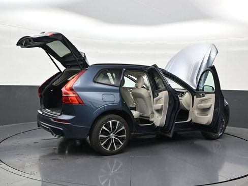 Used 2024 Volvo XC60 B5 Plus AWD/4WD image 30