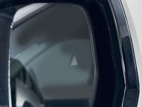 Used 2022 Jeep Grand Cherokee L Limited image 10