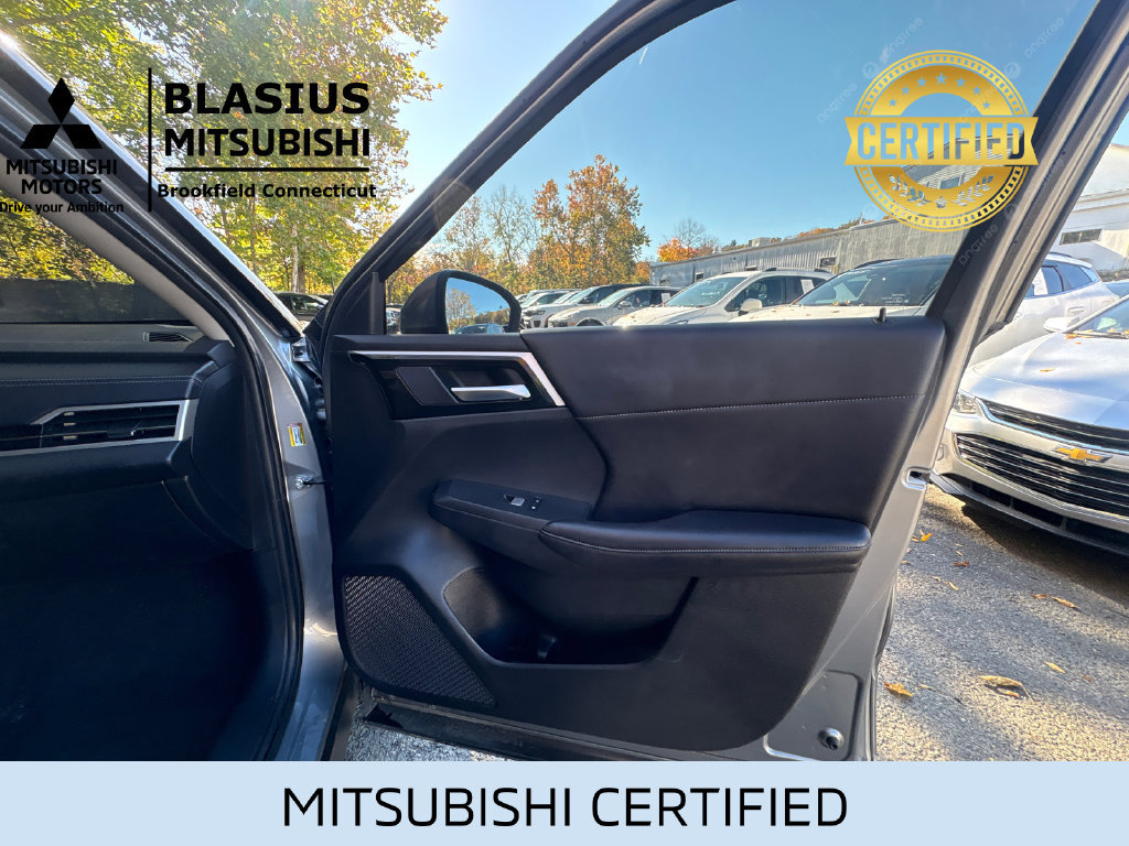 Used 2023 Mitsubishi Outlander 4WD Plug-In Hybrid image 33
