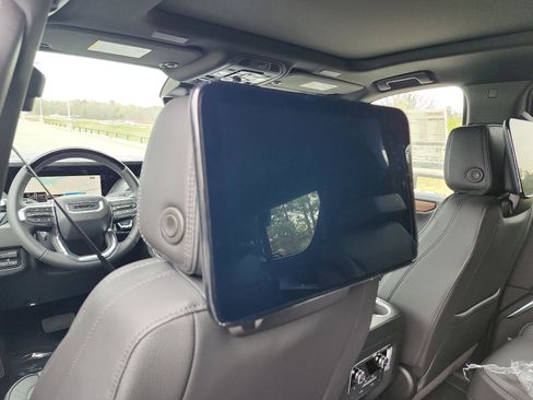 New 2026 GMC Yukon Denali w/ Denali Reserve Package image 10