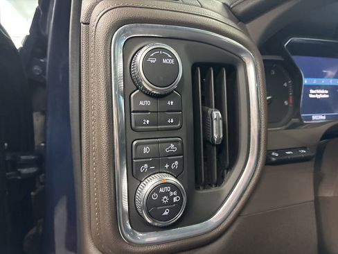 Used 2022 GMC Sierra 2500 Denali w/ Denali Ultimate Package AWD/4WD image 17