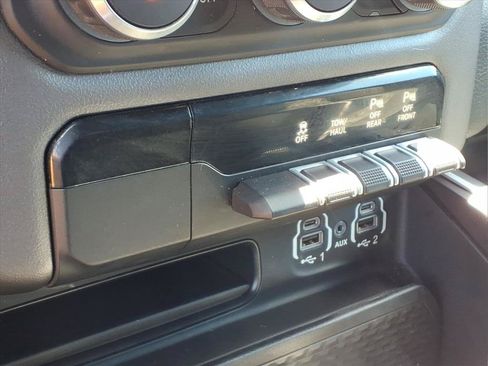 Used 2022 RAM 1500 Big Horn AWD/4WD image 6