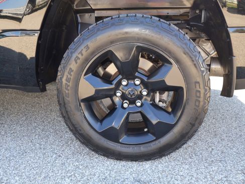 Used 2019 RAM 1500 Big Horn image 13