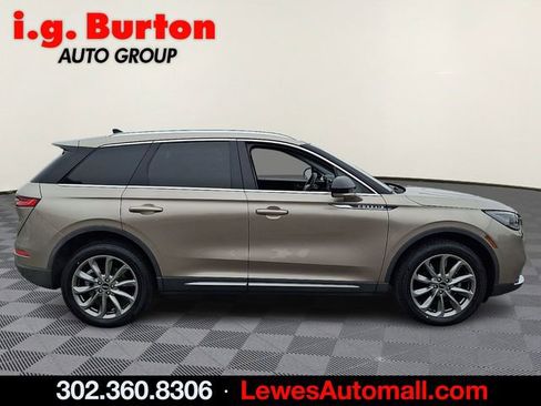 Used 2020 Lincoln Corsair AWD w/ Premium Package image 7