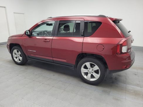 Used 2017 Jeep Compass Latitude AWD/4WD image 3