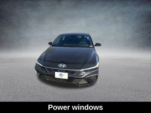 Used 2025 Hyundai Elantra SEL FWD image 7