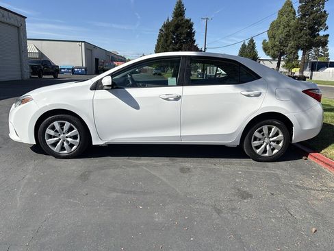 Used 2016 Toyota Corolla LE FWD image 6