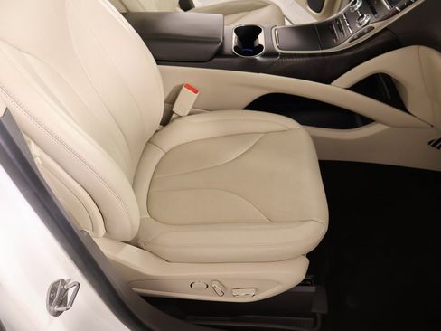 Used 2020 Lincoln Nautilus Reserve w/ Equipment Group 201A image 13