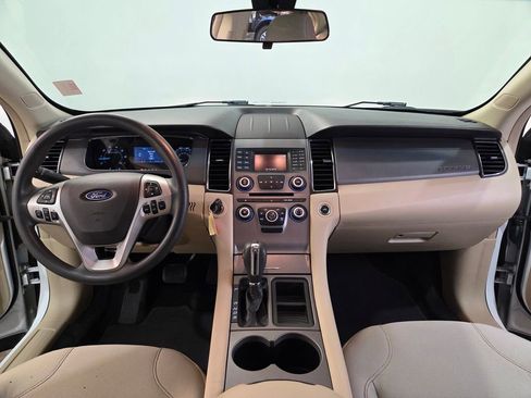 Used 2015 Ford Taurus SE image 20