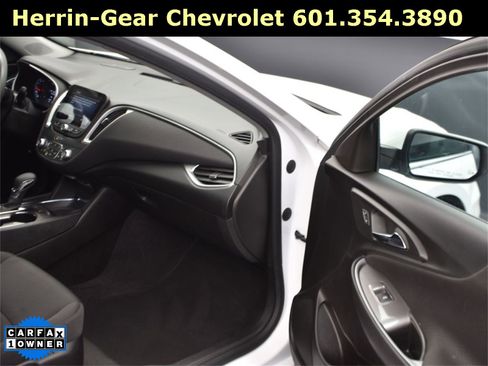 Used 2024 Chevrolet Malibu LT image 20