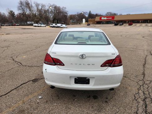 Used 2008 Toyota Avalon XLS image 5