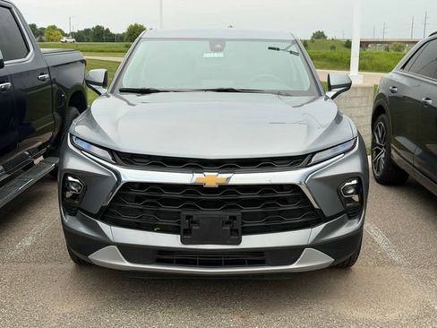 Used 2025 Chevrolet Blazer LT AWD/4WD image 2