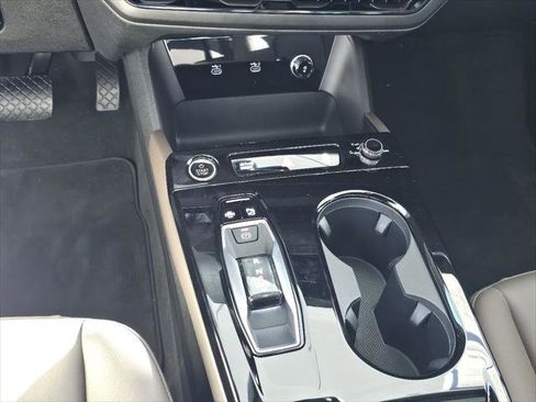 Certified 2025 Audi A6 e-tron Premium w/ Convenience Package RWD image 12
