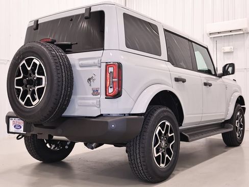 New 2026 Ford Bronco Outer Banks AWD/4WD image 8