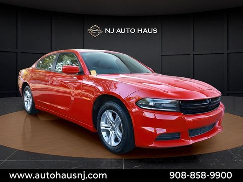 Used 2022 Dodge Charger SXT RWD image 1