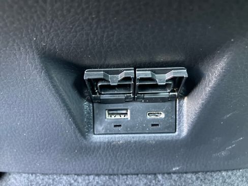 Used 2025 Toyota Camry XLE FWD image 35