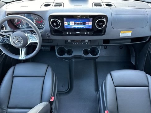 New 2025 Mercedes-Benz Sprinter 2500 image 15