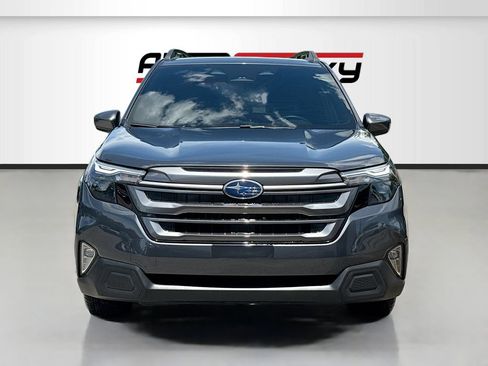 Used 2025 Subaru Forester Premium AWD/4WD image 2