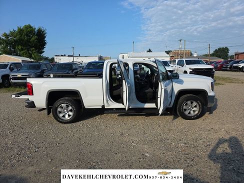 Used 2017 GMC Sierra 1500 SLE w/ SLE Value Package AWD/4WD image 32