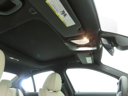 New 2026 BMW 330i Sedan w/ Premium Package image 18