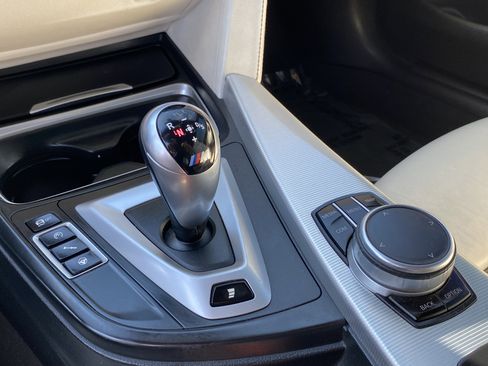 Used 2017 BMW M4 Convertible image 12