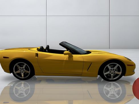 Used 2007 Chevrolet Corvette Convertible w/ Preferred Equipment Group RWD image 10