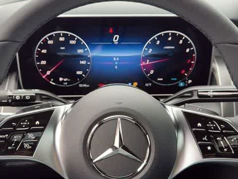 Used 2026 Mercedes-Benz GLC 300 4MATIC image 19