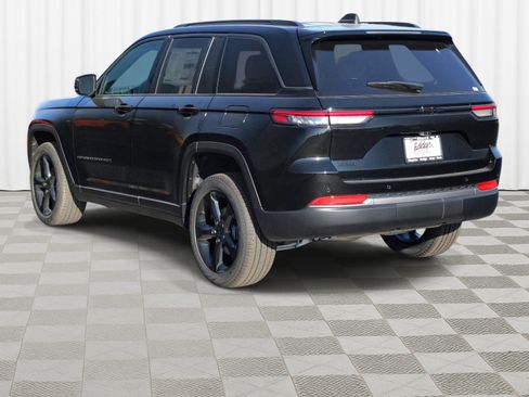 New 2026 Jeep Grand Cherokee Limited w/ Limited Altitude Package AWD/4WD image 36
