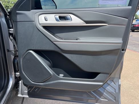 Used 2026 Ford Explorer Active RWD image 12