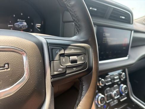 Used 2023 GMC Yukon Denali RWD image 29