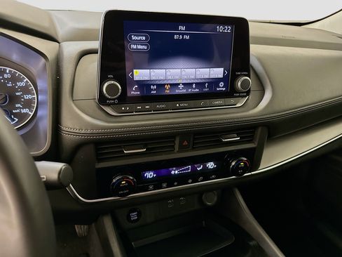 Used 2025 Nissan Rogue SV image 25