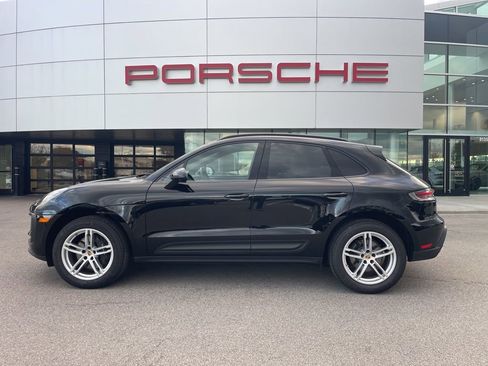 Certified 2025 Porsche Macan image 2