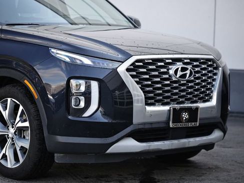 Used 2020 Hyundai Palisade SEL w/ Convenience Package image 2
