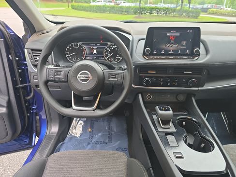 Used 2021 Nissan Rogue S FWD image 17
