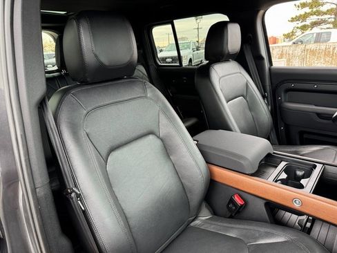 Used 2023 Land Rover Defender 130 S image 20