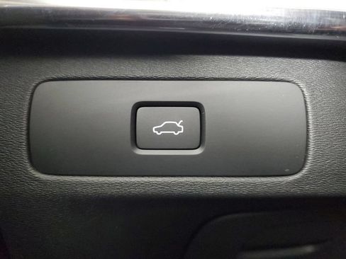 Used 2025 Volvo XC90 B6 Plus w/ Protection Package Premier AWD/4WD image 36