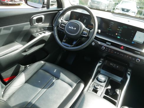 Certified 2025 Kia Sorento EX w/ EX Panoramic Sunroof Package AWD/4WD image 9