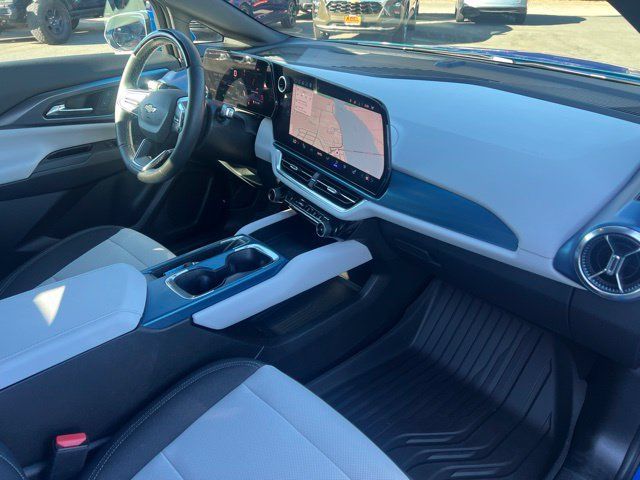 Used 2024 Chevrolet Equinox EV LT w/ Active Safety Package 3 AWD/4WD image 28