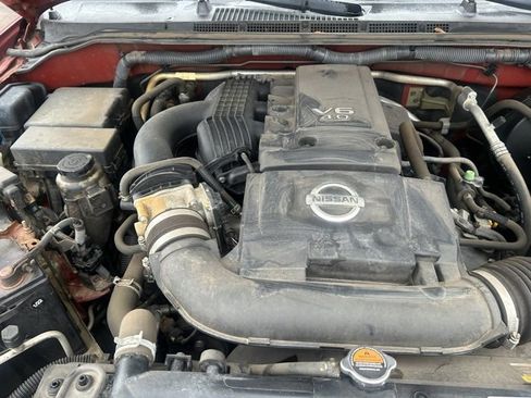 Used 2012 Nissan Frontier SV w/ SV Premium Utility Pkg image 11