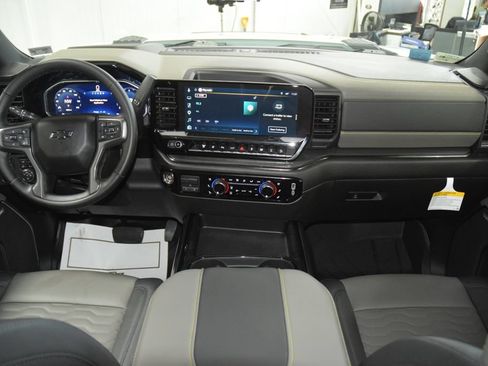 Used 2026 Chevrolet Silverado 2500 ZR2 AWD/4WD image 31