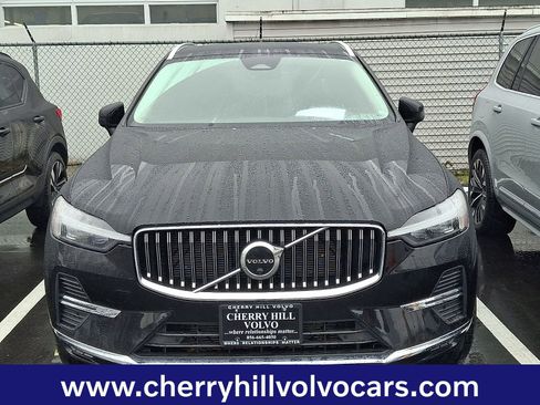 Certified 2023 Volvo XC60 B5 Plus image 2