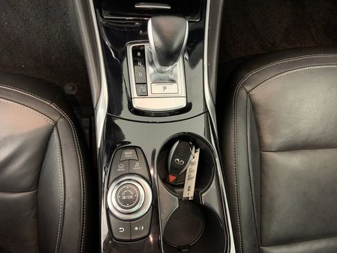 Used 2017 INFINITI QX30 Premium w/ Navigation Package image 14