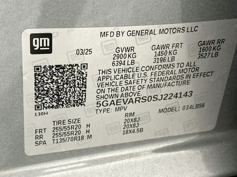 Used 2025 Buick Enclave Preferred AWD/4WD image 12