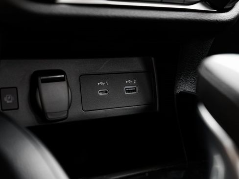 New 2025 Nissan Versa SR w/ Trunk Package image 15