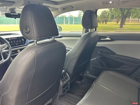 Used 2023 Volkswagen Taos SE w/ Panoramic Sunroof Package image 22